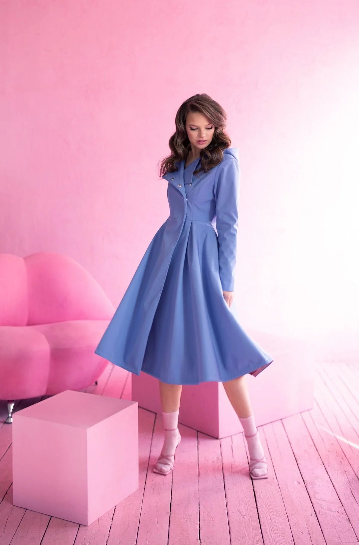 Dus blå trenchcoat med hette fra RainSisters | 'Blue Breeze'