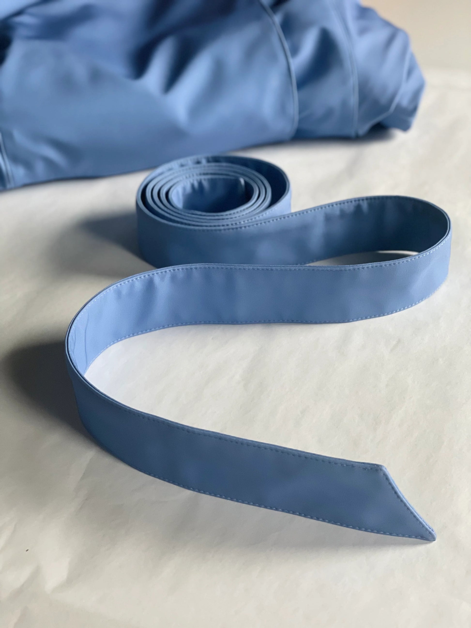 Belte til "Blue Breeze" designerkåpe fra RainSisters