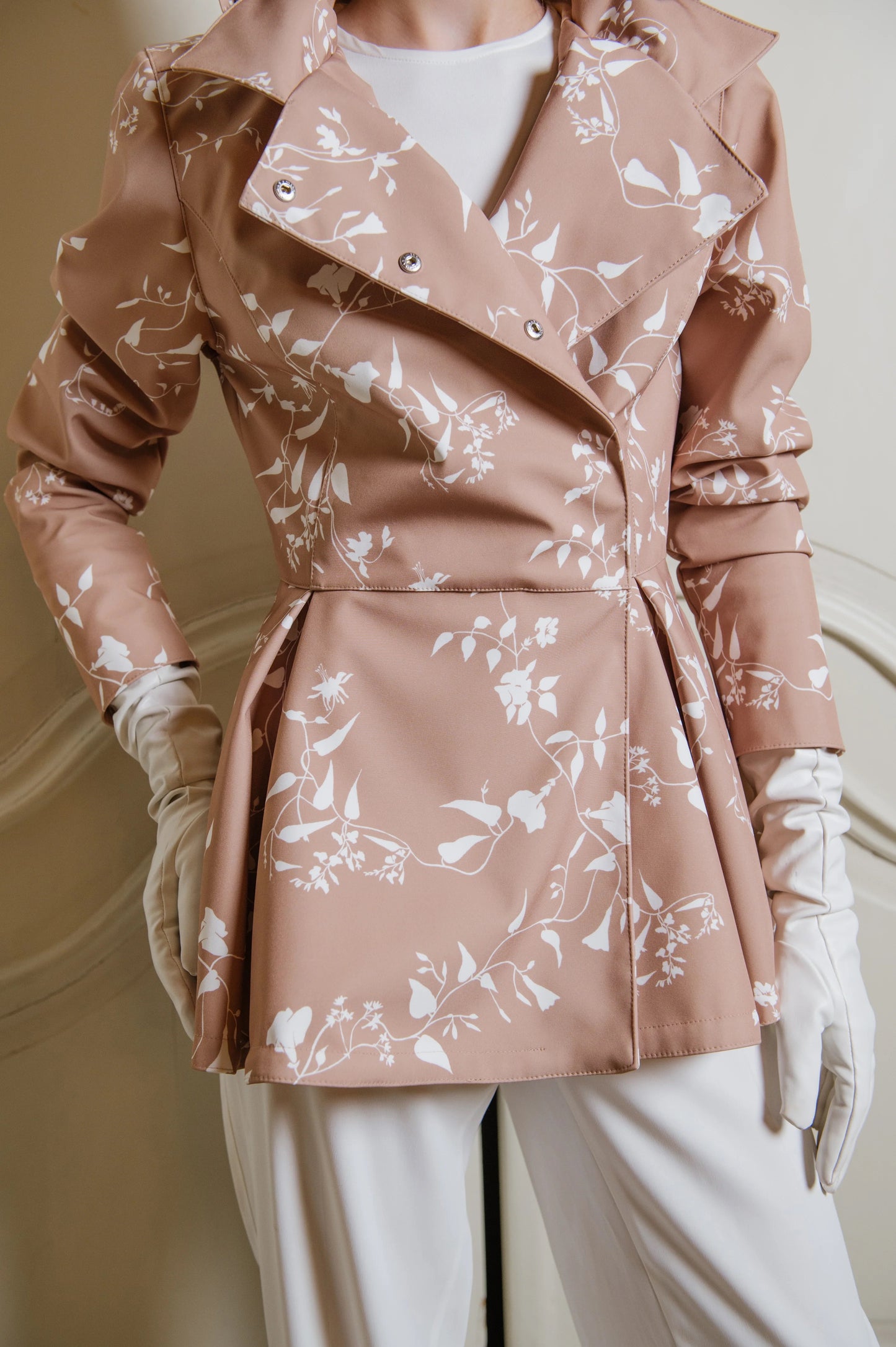 Rosabeige jakke med avtakbar hette fra RainSisters | 'Rose Blush'